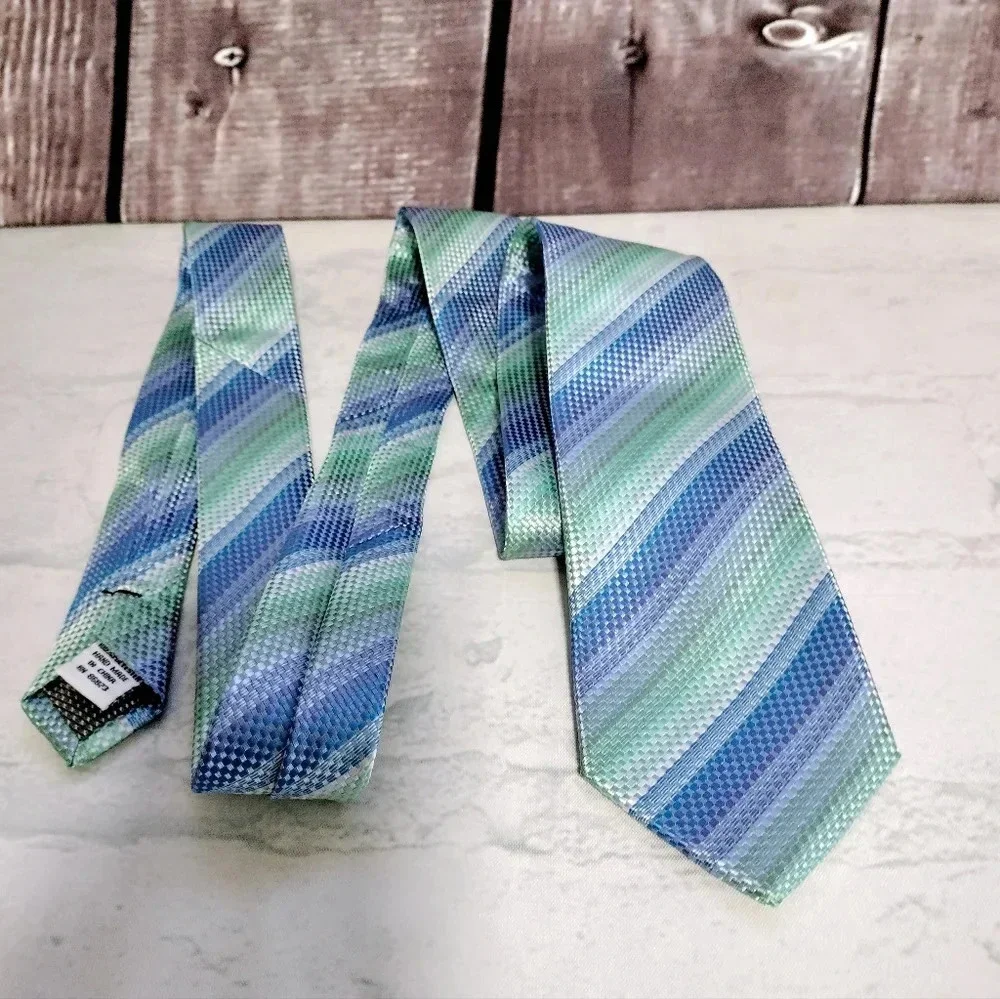 Saddlebred Men's Necktie Tie Blue Green Purple Woven Textured Material 58 x 3 T